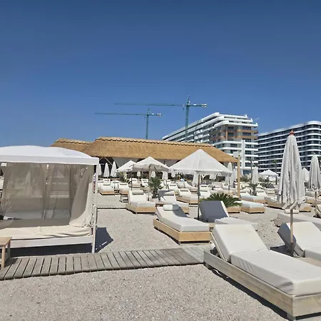 Apartment Skyview7 In Axxis Nova Mamaia