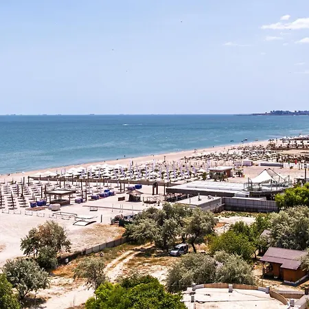 Apartment Skyview7 In Axxis Nova Mamaia