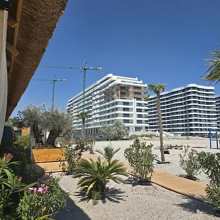 Apartment Skyview7 In Axxis Nova